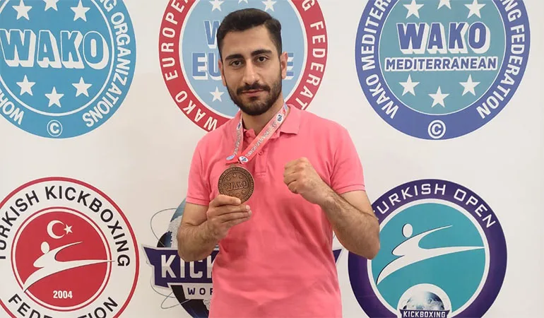 Kick-Boks Sporcusu Yakup Yiğit, Dünya Üçüncüsü Oldu
