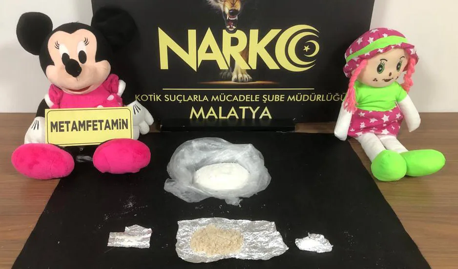 Narkotik Kararlı : Kökünü Kurutana Kadar Uyuşturucuyla Mücadeleye Devam