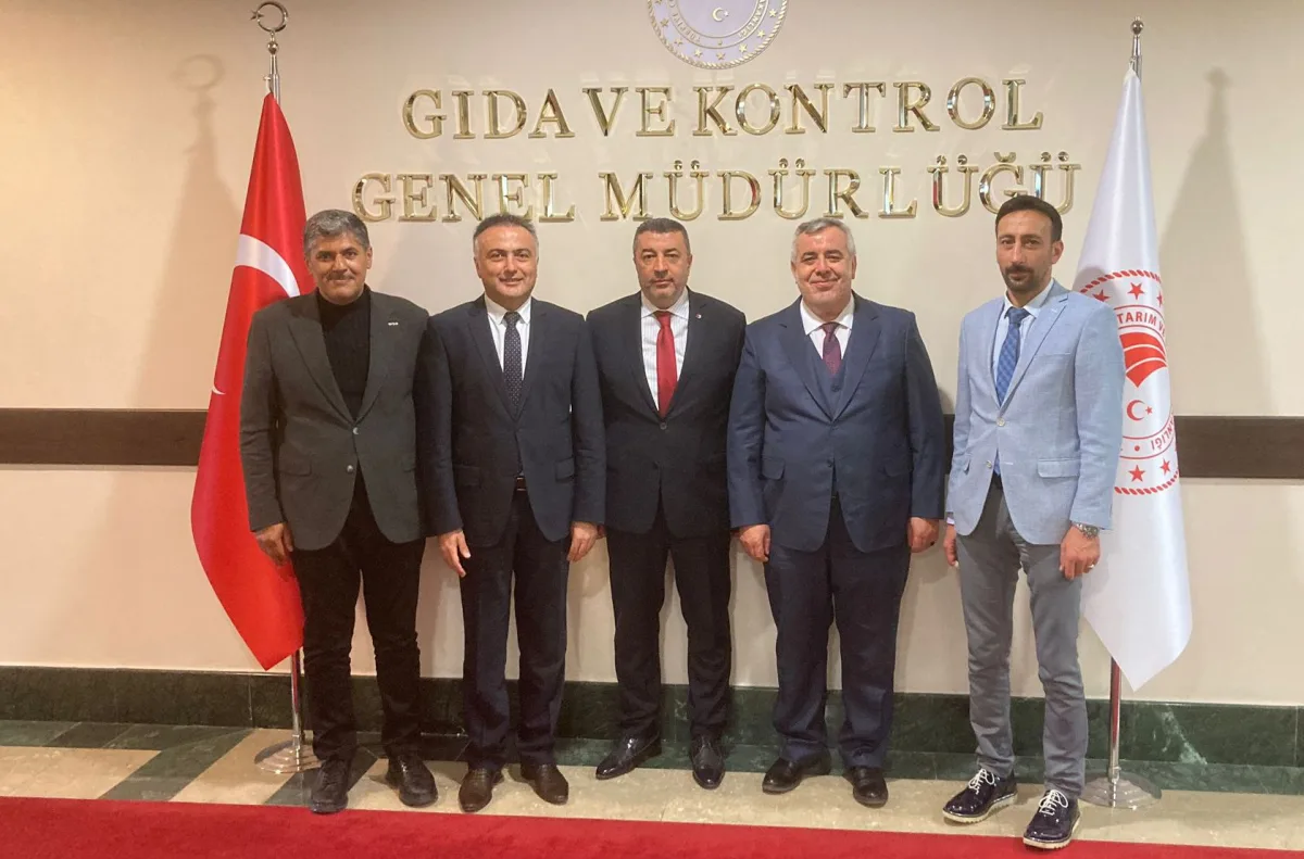 BAŞKAN ÖZCAN KAYISI ÇEKİRDEĞİ İHRACATINDA YAŞANAN SORUN VE TALEPLERİ İLETTİ