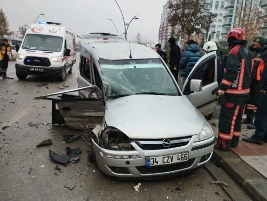 Tecde Yolunda Zincirleme Trafik Kazası