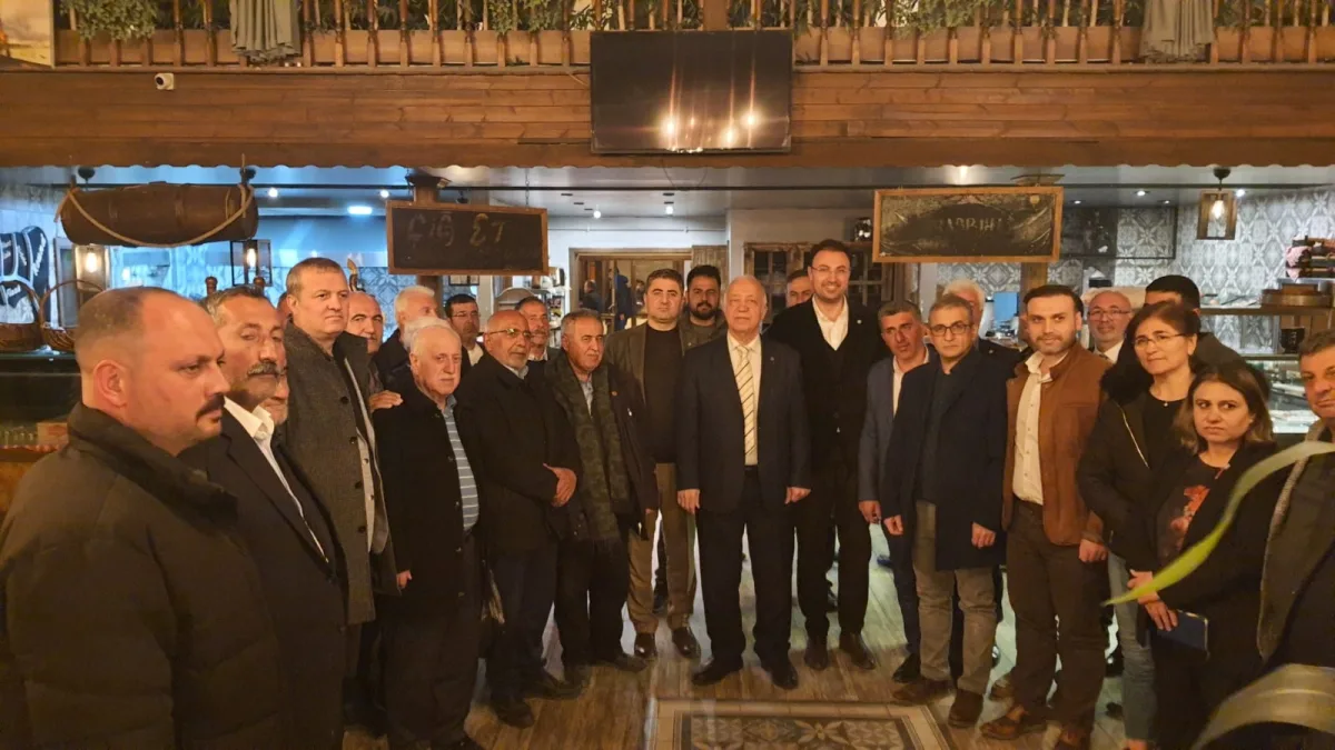 İYİ PARTi’Lİ ADAYLAR YERŞİLYURT MAHALLE MUHTARLARI İLE İFTAR YEMEĞİNDE BULUŞTU