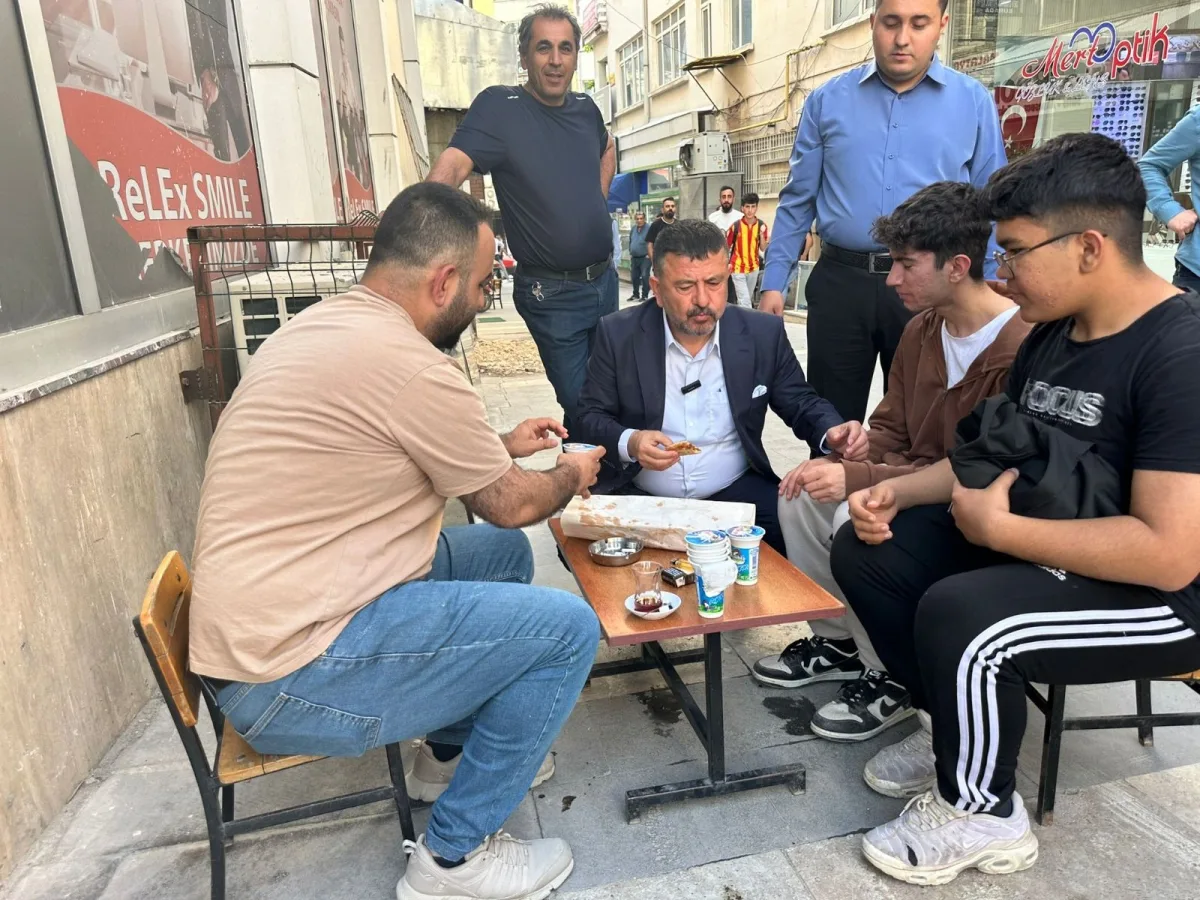 VELİ AĞBABA, KIŞLA CADDESİ ESNAFI İLE BULUŞTU