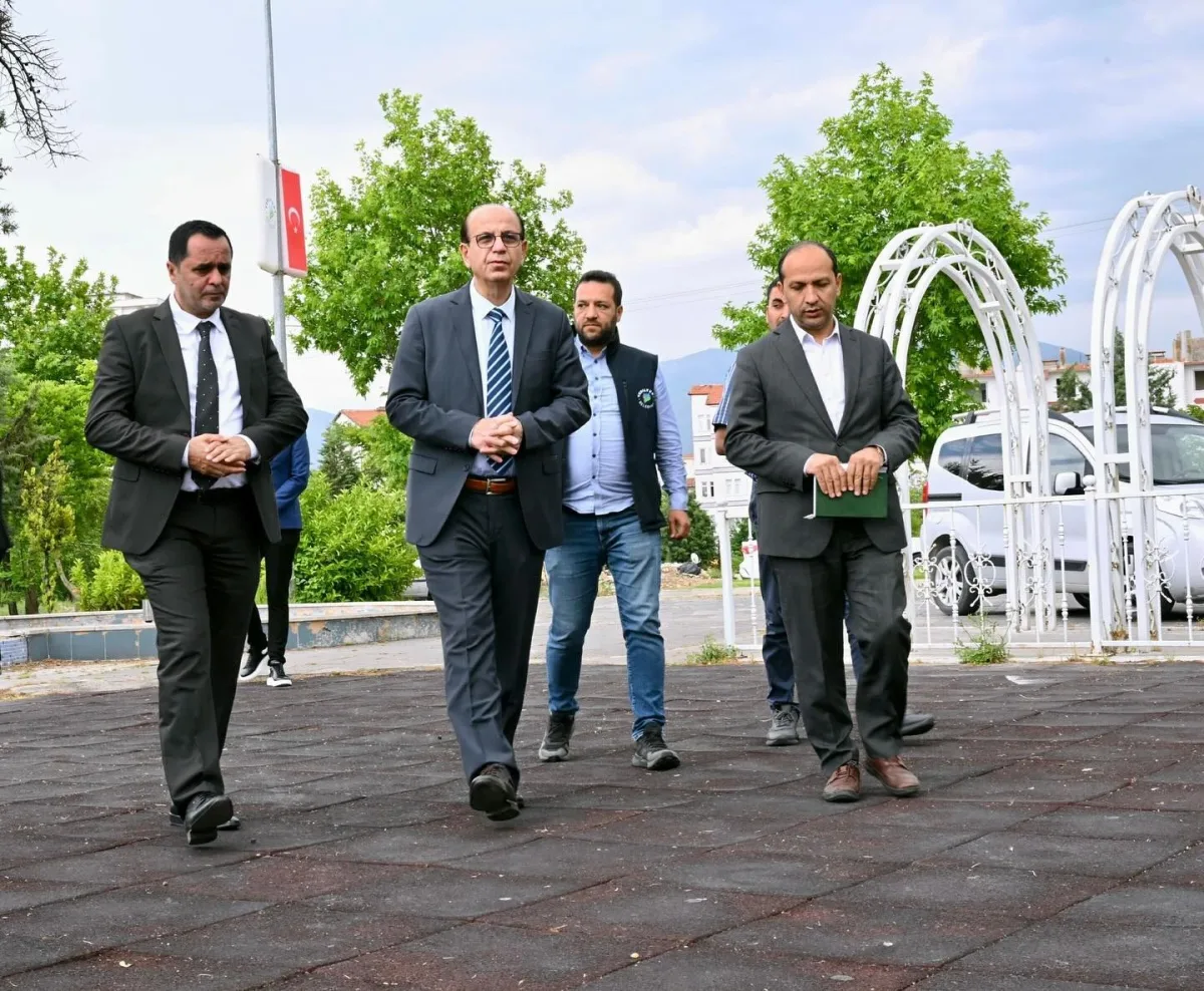 BAŞKAN GEÇİT, BEYLERDERESİ ŞEHİR PARKINDAKİ YENİLEME ÇALIŞMALARINI İNCELEDİ