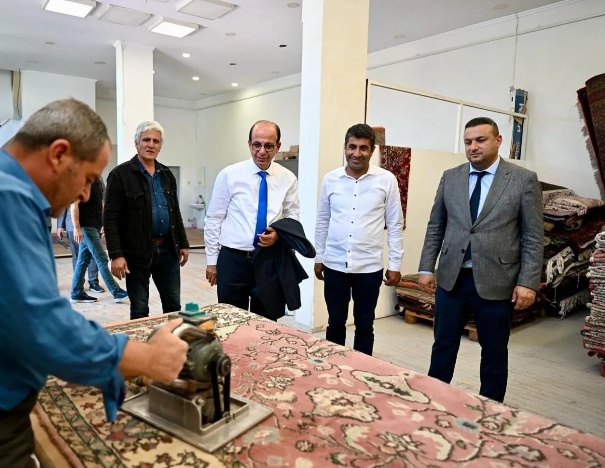 BAŞKAN GEÇİT, FABRİKA GEZİLERİNİN YANI SIRA ESNAF ZİYARETLERİNE DE DEVAM EDİYOR