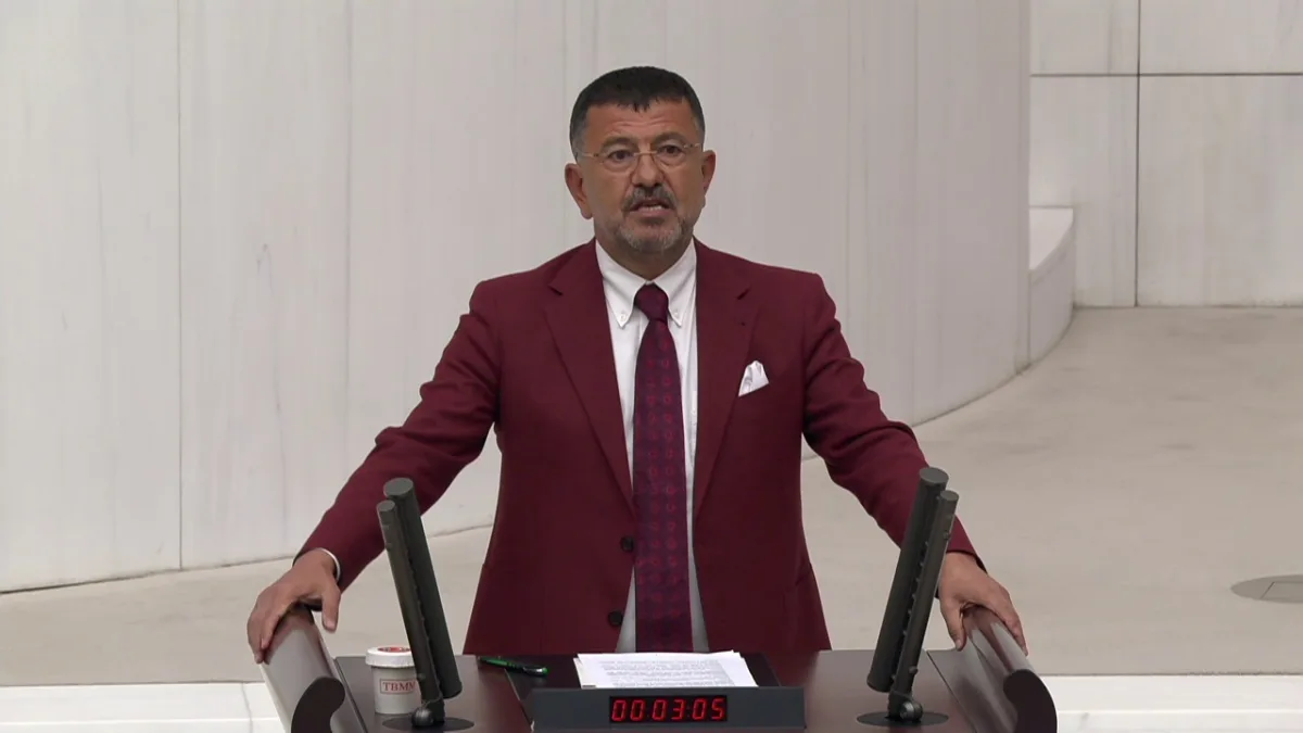 AĞBABA: “MERİH DEMİRAL’IN GÖZLERİNDEN ÖPÜYORUZ”