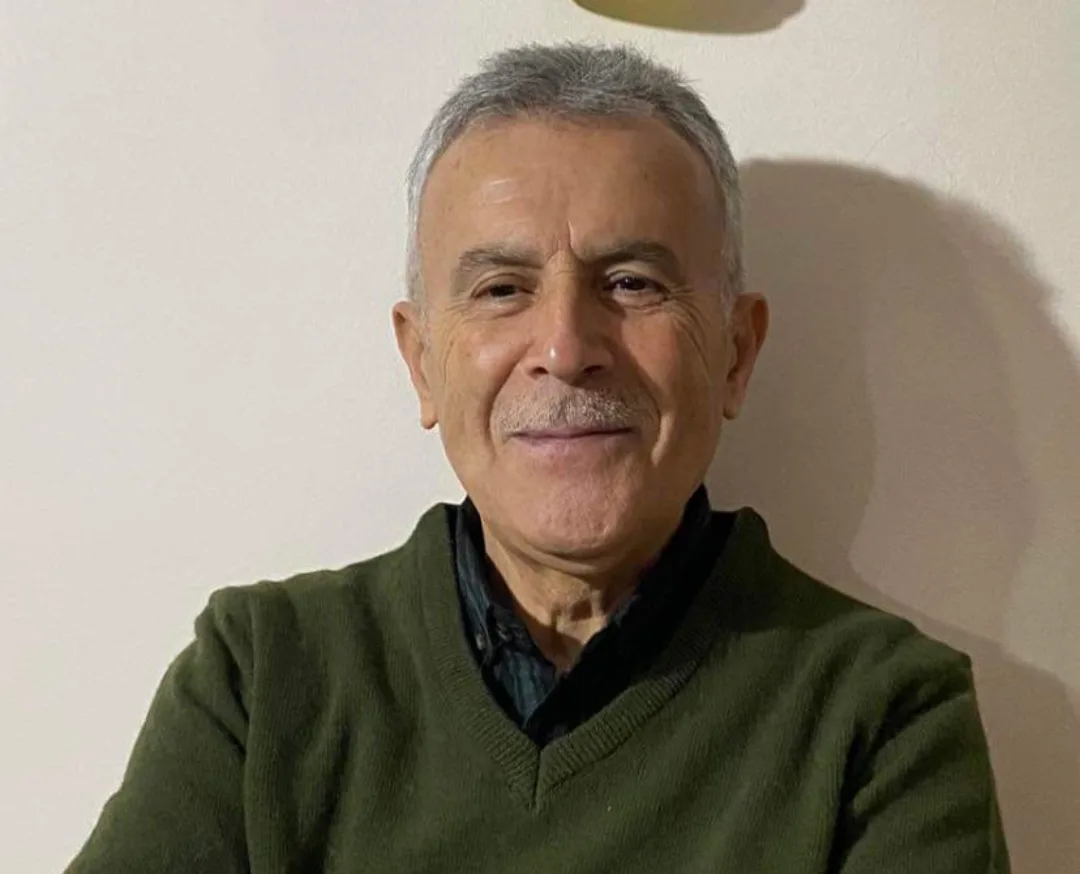 ANNEMİN YANINDA OLURDUM