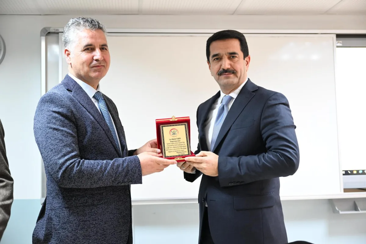 BAŞKAN TAŞKIN, GENÇLERLE DENEYİMLERİNİ PAYLAŞTI