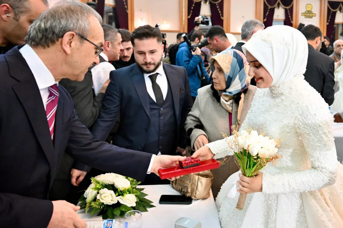 Vali Seddar Yavuz, İlimizde Düzenlenen Nikah ve Düğün Törenine Katıldı