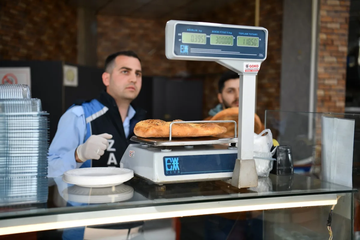 YEŞİLYURT BELEDİYE ZABITASI, ‘BAYRAM’ DENETİMLERİNİ ARTIRDI
