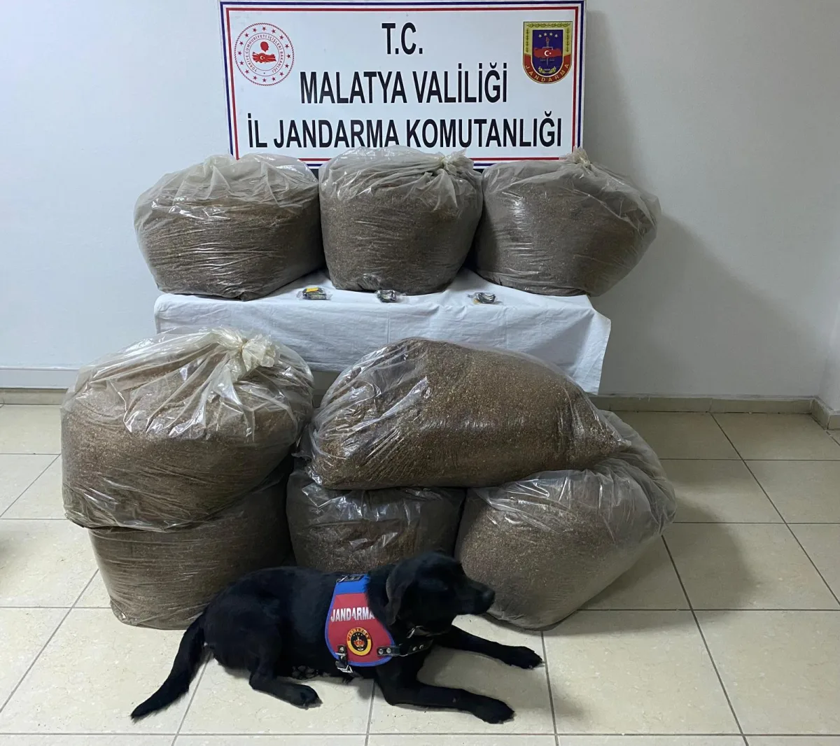 Malatya’da Kaçak Alkol ve Tütün Operasyonu