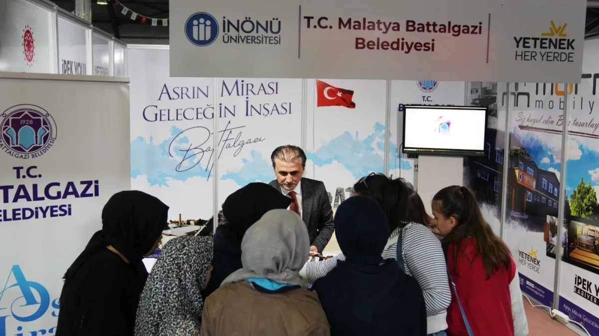 Malatya’da İpekyolu Kariyer Fuarı’nda Battalgazi Belediyesi Standına Yoğun İlgi