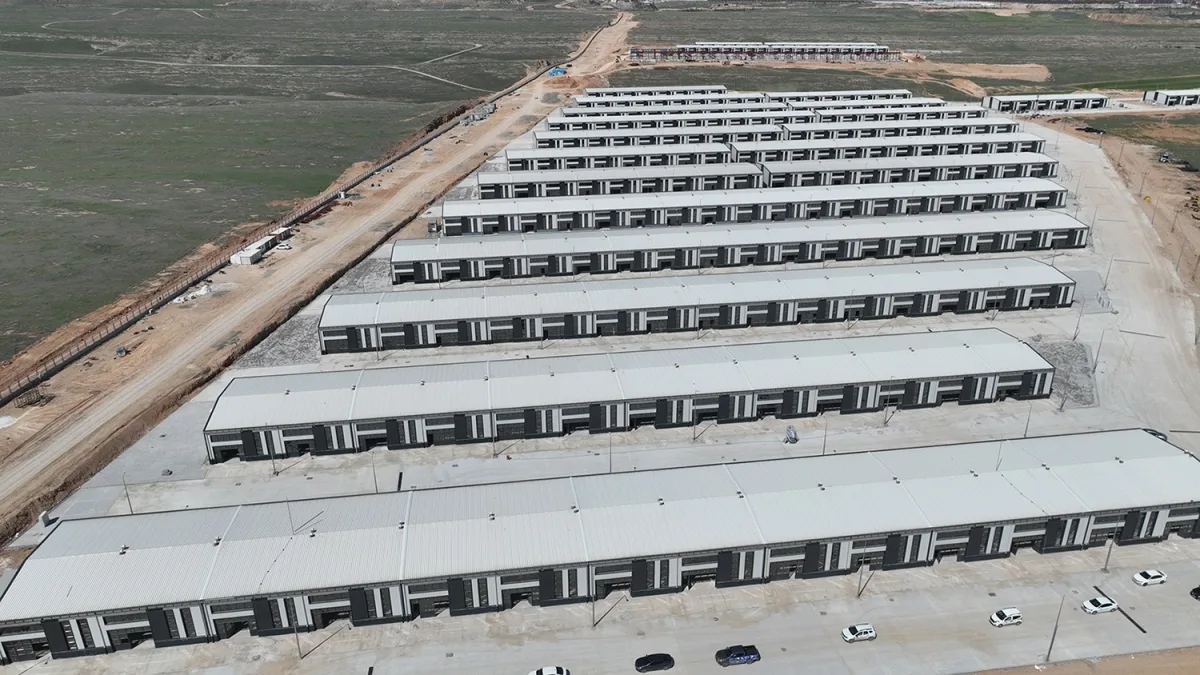 Altay Kışlası’ndaki İş Yerlerinin Yapımını Yerinde İnceleyen Başkan Er,