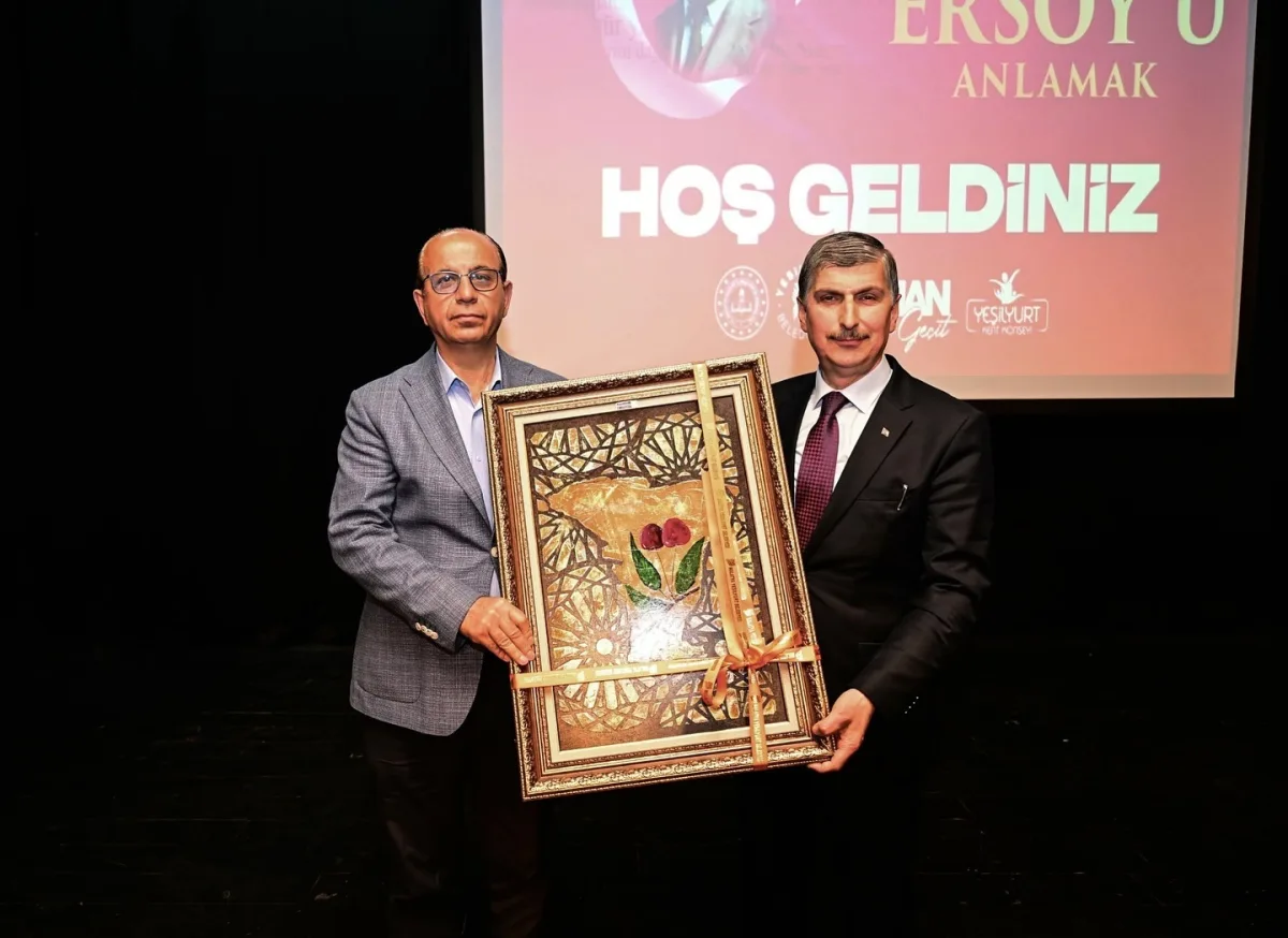DAVA ADAMI MEHMET AKİF ERSOY’U ANLAMAK" KONFERANSINA YOĞUN İLGİ