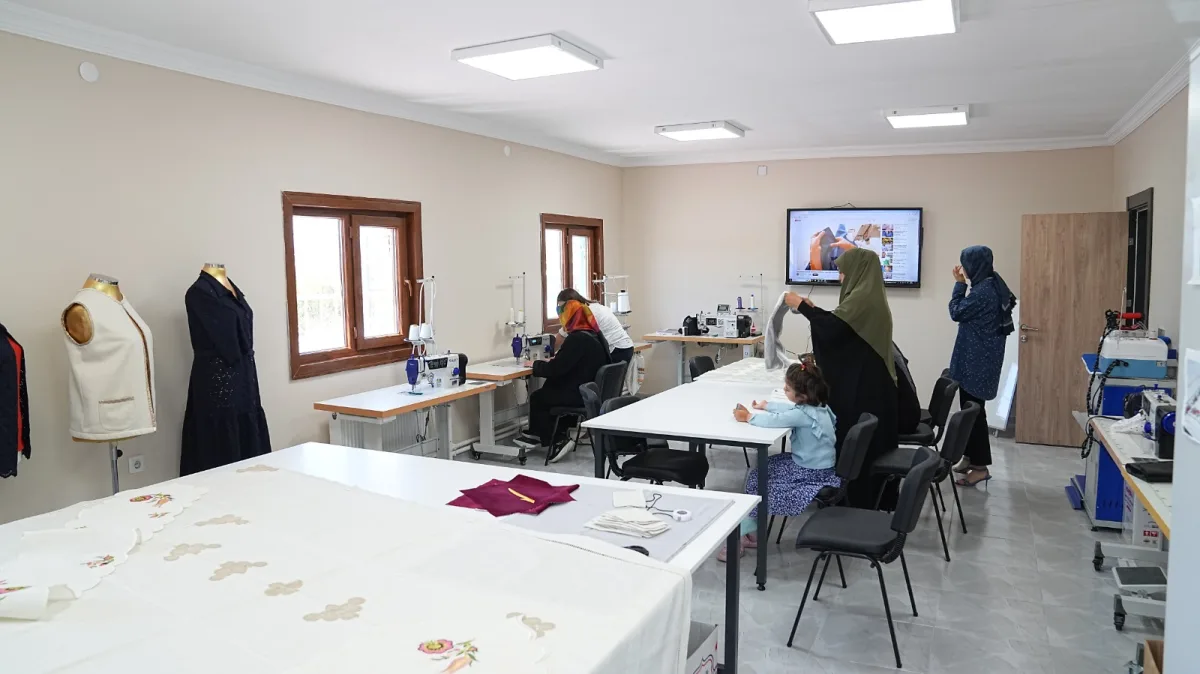 GELİNCİKTEPE KADIN YAŞAM MERKEZİ’NDE KURSLAR BAŞLADI
