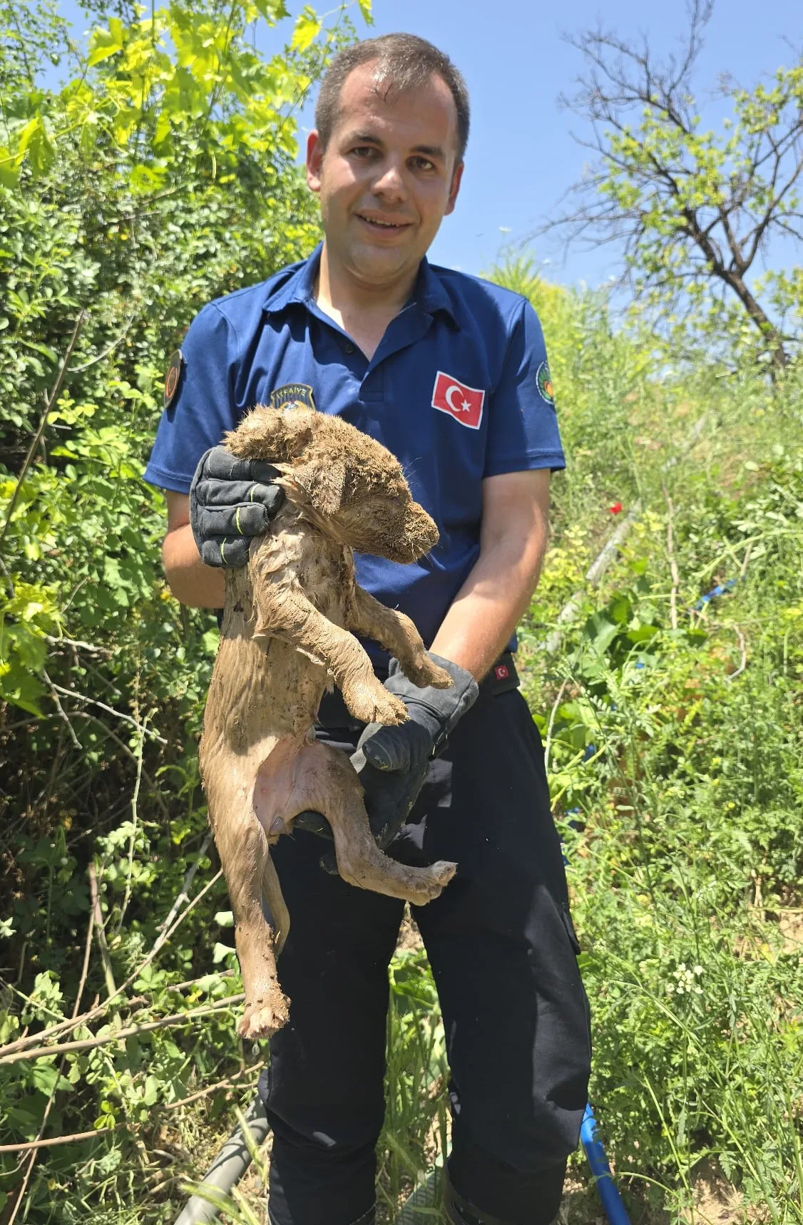 Malatya'da Kuyuya Düşen Yavru Köpek İtfaiye Tarafından Kurtarıldı