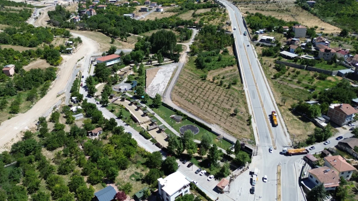 BATTALGAZİ BELEDİYESİ’NDEN ÇINAR PARK’TA TEMİZLİK ÇALIŞMASI