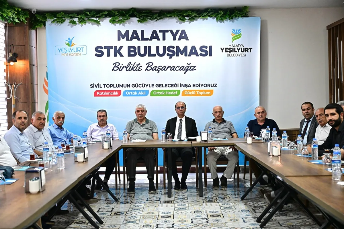 BAŞKAN GEÇİT, STK TEMSİLCİLERİYLE YEŞİLYURT’UN BUGÜNÜ VE YARINLARINI ELE ALDI