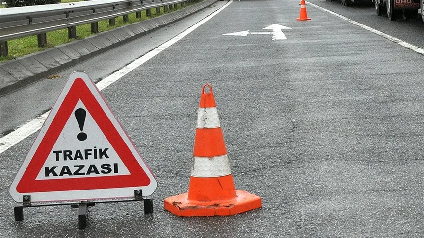 Turgut Temelli Alt Geçitinde Zincirleme Trafik Kazası