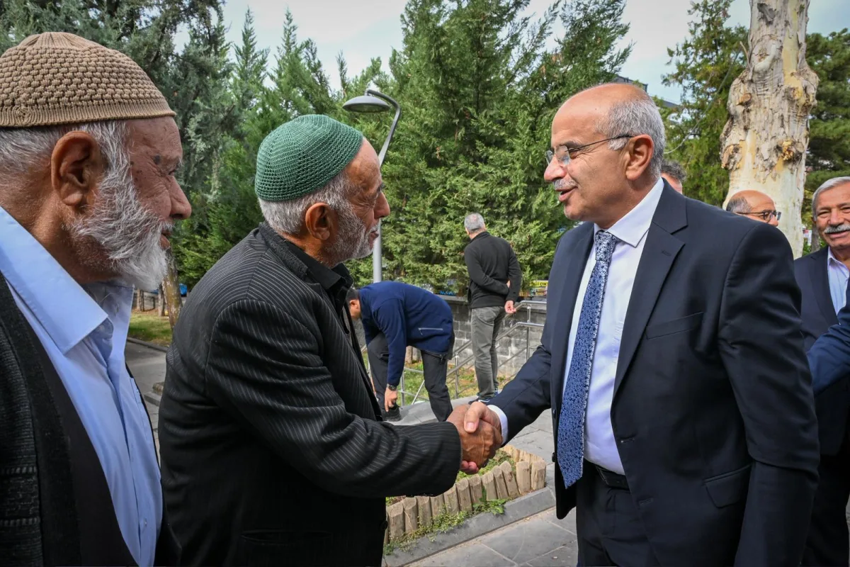 BAŞKAN ER, VEFA KONAĞINDA  YAŞLILARLA BİR ARAYA GELDİ