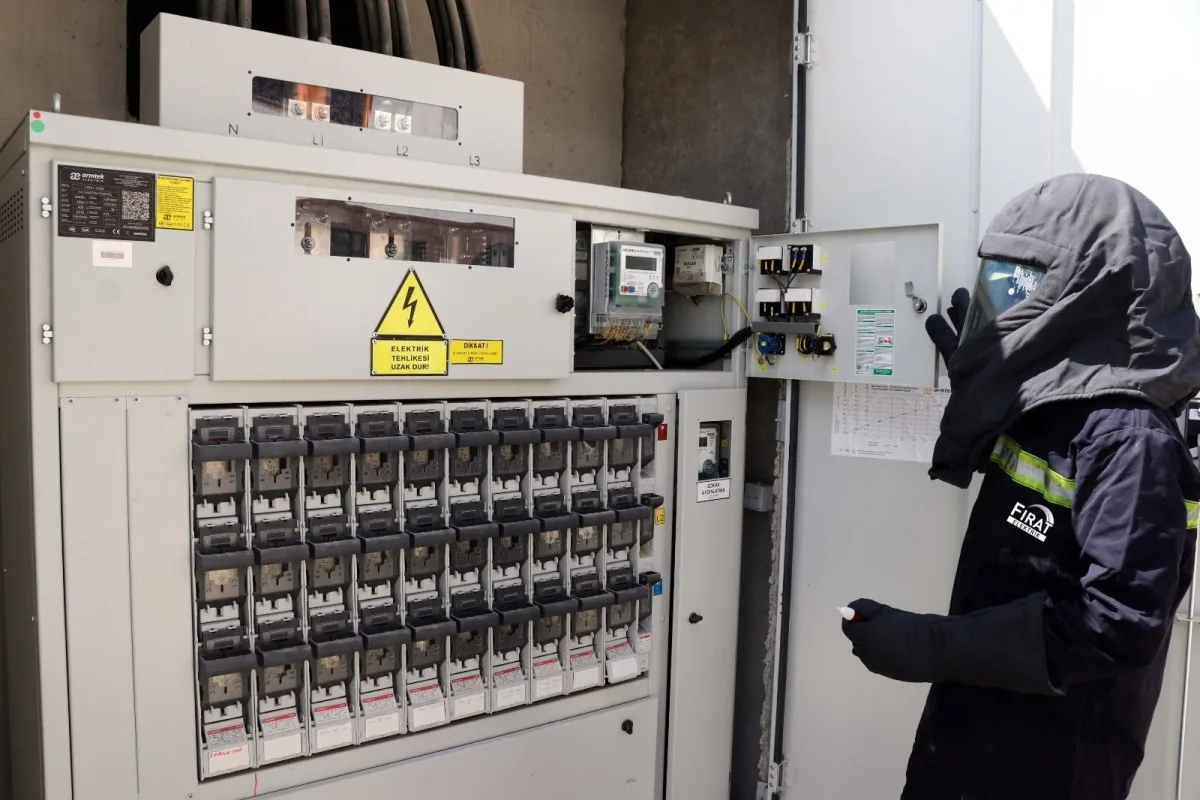 “Fırat EDAŞ: İzinsiz Kazılar 10 Ayda 2.219 Elektrik Kesintisine Neden Oldu”
