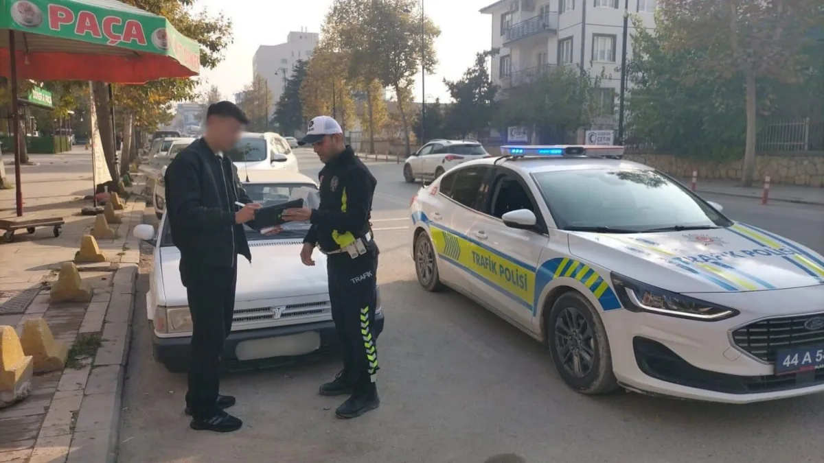 Yeşilyurt’ta Drift Atan Sürücü Yakalandı, Araç 60 Gün Trafikten Men Edildi