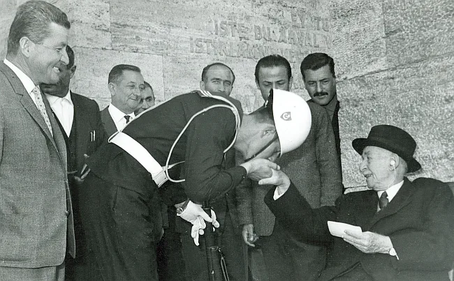 Ağbaba’dan Anlamlı İnönü Mesajı: “Cesur ve Onurlu Bir Devlet Adamı”