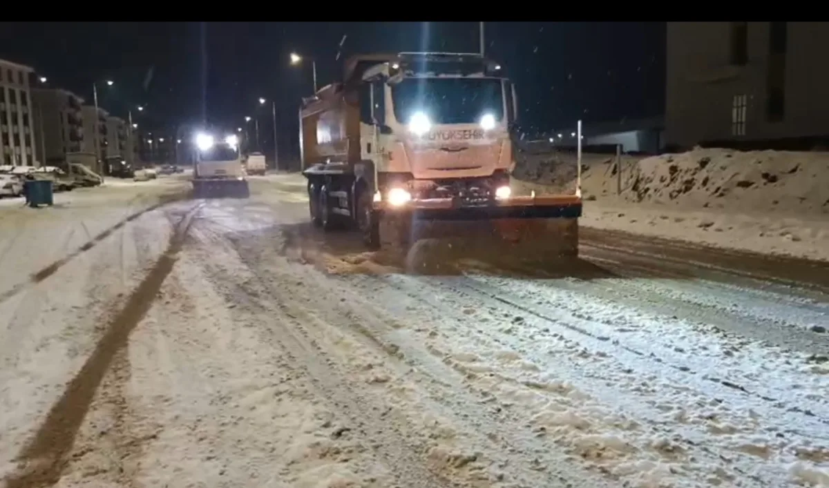 Karla Mücadele Seferberliği: 107 Mahallede 2 Bin 475 Kilometre Yol Ulaşıma Açıldı