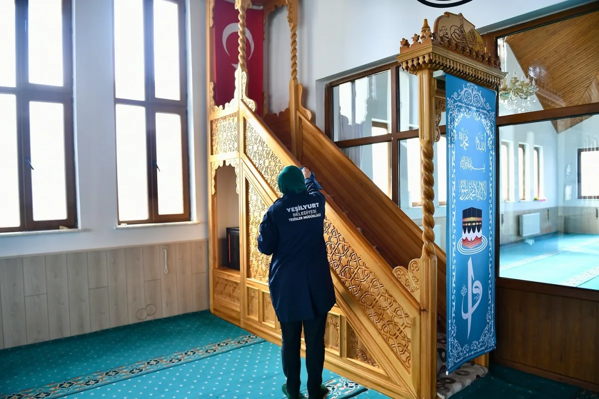 Yeşilyurt Belediyesi’NDEN RAMAZAN’A ÖZEL YOĞUN TEMİZLİK MESAİSİ