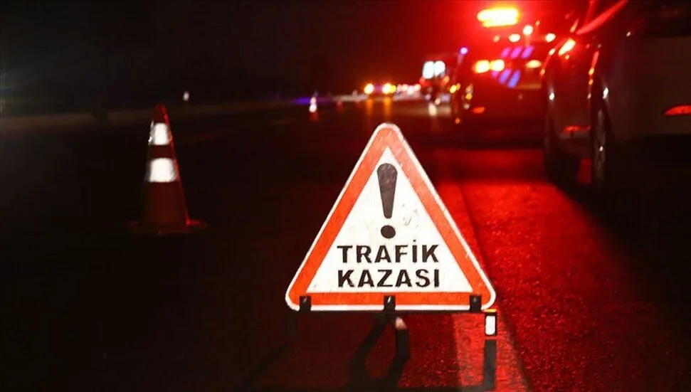 Seyran Mahallesi’nde Trafik Kazası: 2 Kişi Yaralandı.