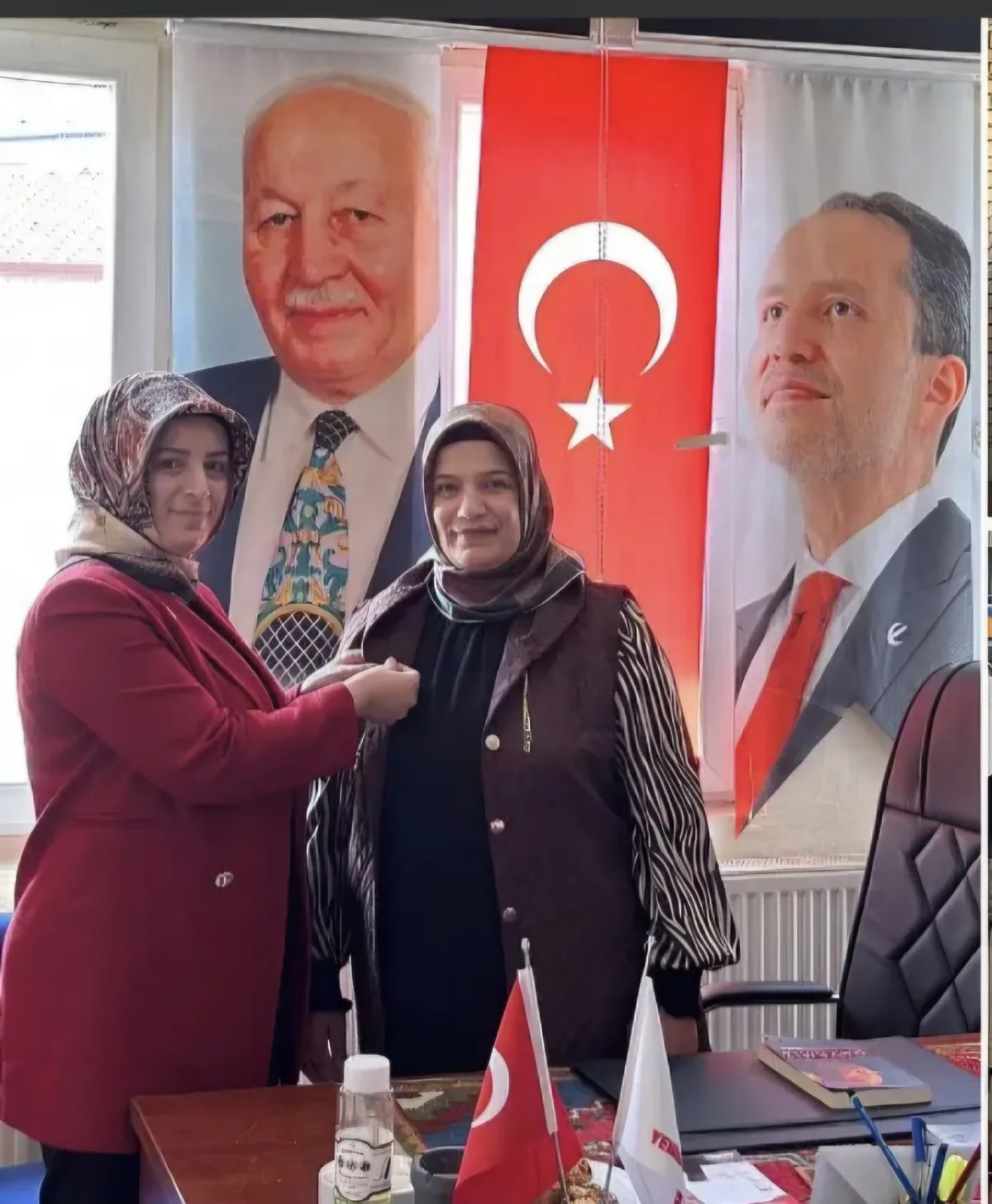 AKÇADAĞ’DA TEPKİ ÇIĞ GİBİ: “SİYASET DEĞİL, AİLE SALTANATI!”