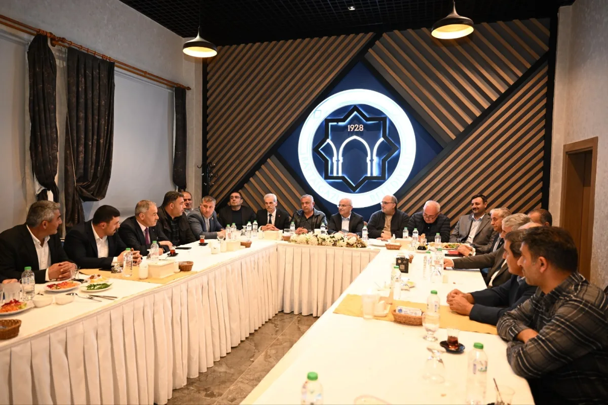 Büyükşehir’de Ortak Yönetim Vurgusu: Sami Er Muhtarlarla Bir Araya Geldi.