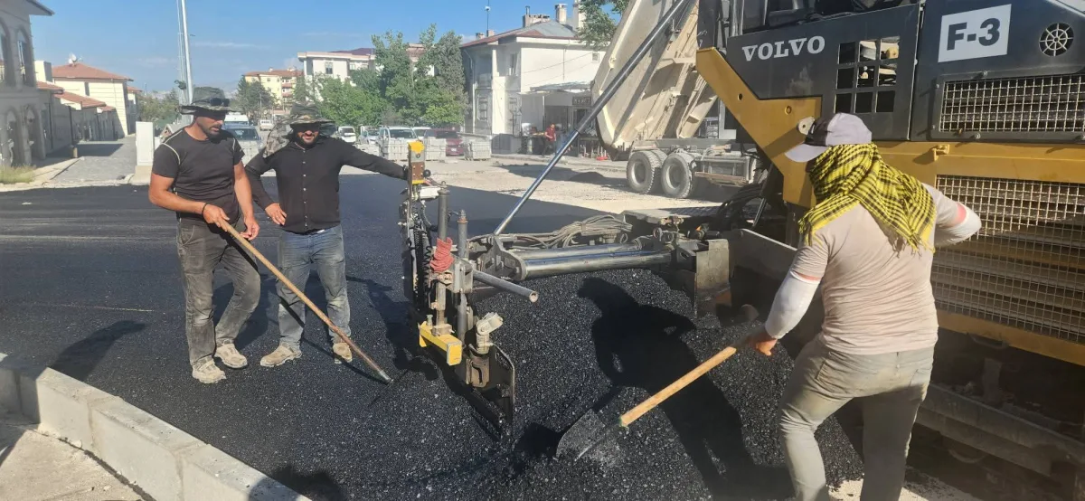 AKÇADAĞ HALKI: “EMEĞİ OLAN İŞÇİ, POZU VEREN SİYASETÇİ.