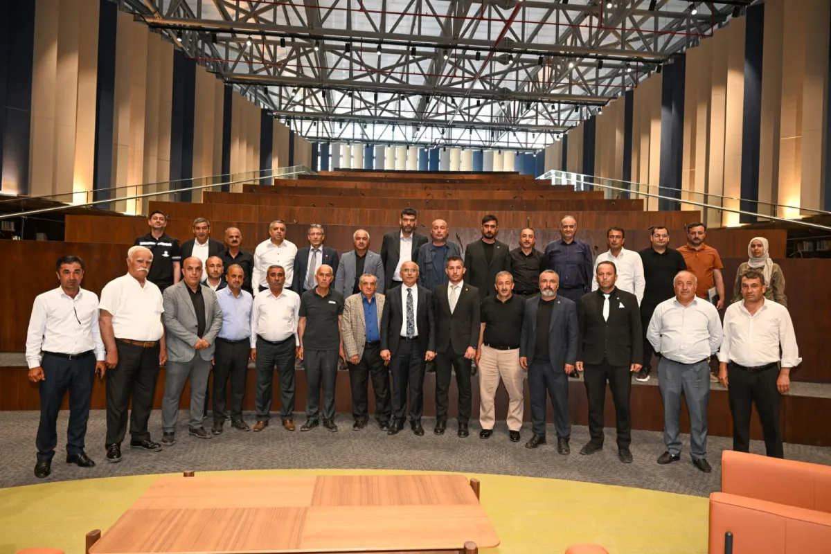 Muhtarlarla Bir Araya Gelen Başkan Er: Çözüm Odaklı Yönetim.