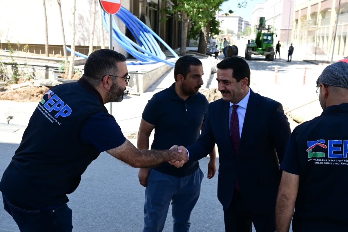 Tarihi Bakırcılar Çarşısı'nda Başkan Taşkın İncelemelerde Bulundu.