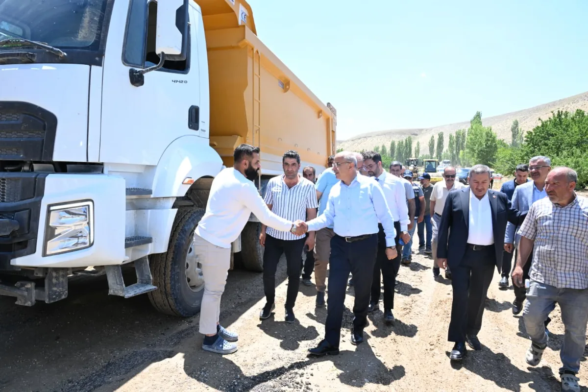 Büyükşehir, Kırsal Ulaşımda Standartları Yükseltiyor.