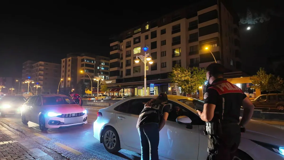 Malatya'da Huzur 44 Uygulaması: 2 Bin 633 Kişi ve 730 Araç Denetlendi.