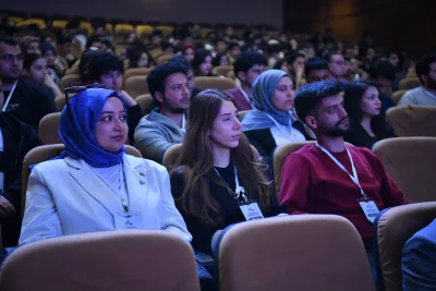 Yeşilyurt’ta Teknoloji Rüzgârı: Gençler Zirvede Buluştu.