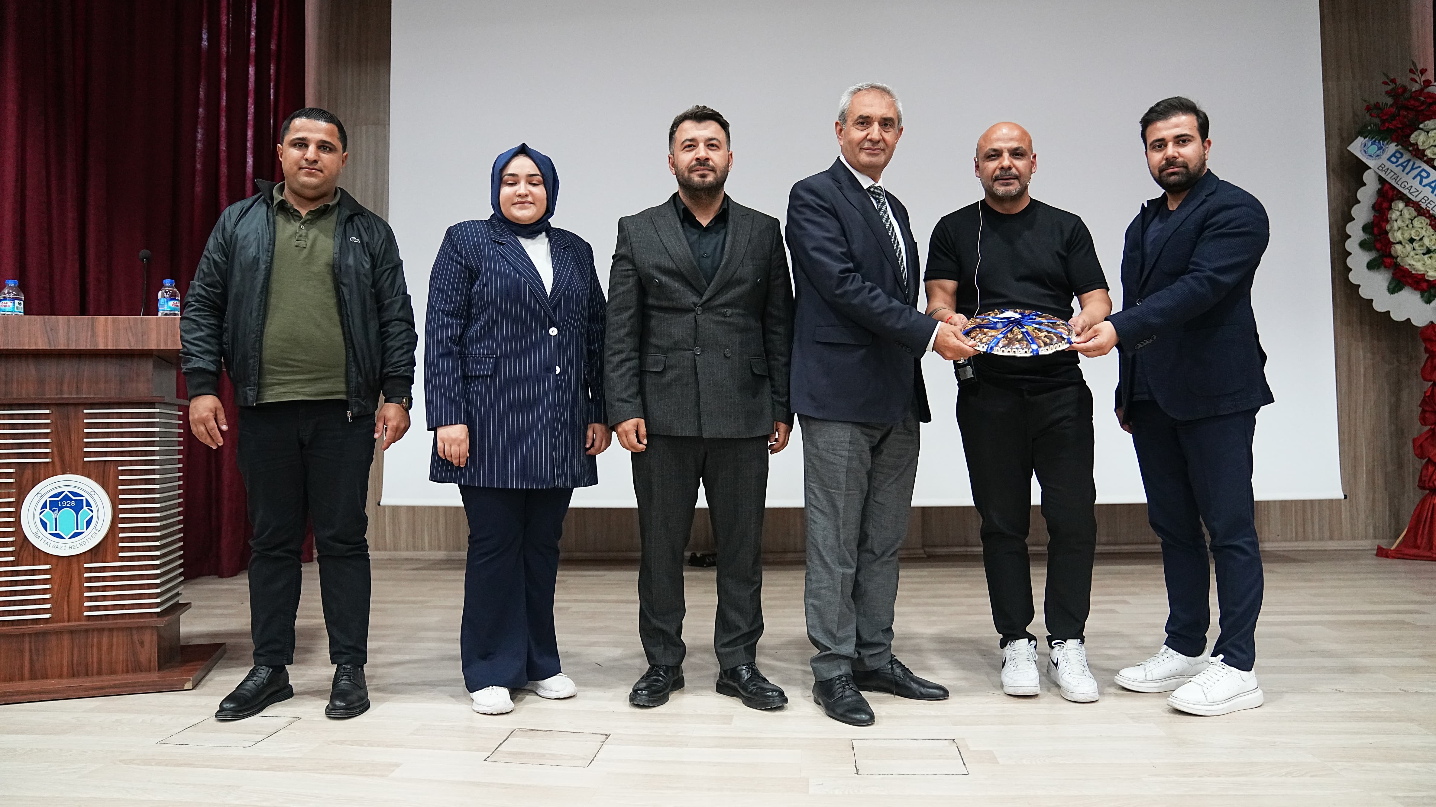 YEŞİLYURT BELEDİYESİ DÜZENLEDİ, MALATYALILAR ‘19 MAYIS’ COŞKUSUNU BİRLİKTE YAŞADI