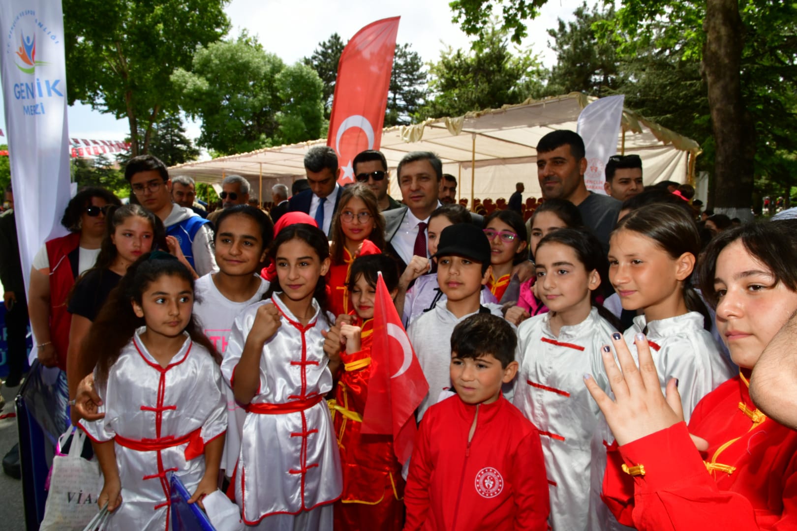 19 Mayıs Atatürk'ü Anma, Gençlik ve Spor Bayramı Düzenlenen Törenle Kutlandı