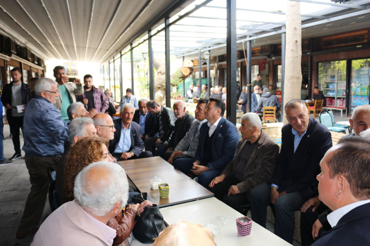 ‘90 Günde Enkaz Temizleyemeyenler Bir Yılda Nasıl Ev Teslim Edecekler?’