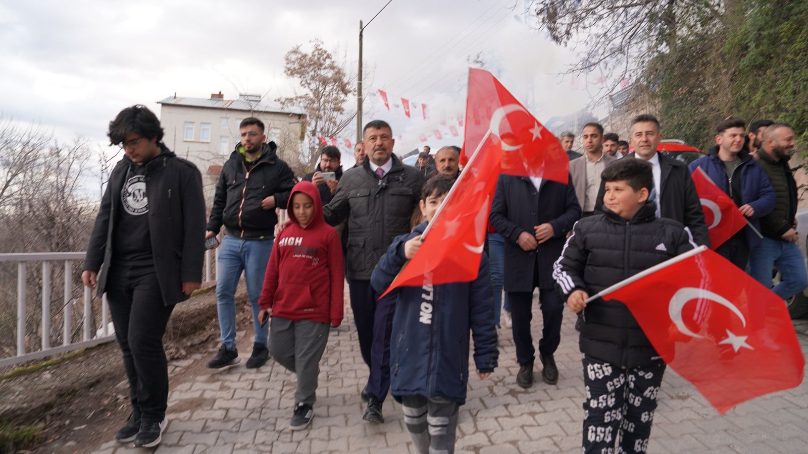 Ağbaba “23 Nisan esaretin asla kabul edilmeyeceğinin tüm dünyaya gösterildiği tarihtir”