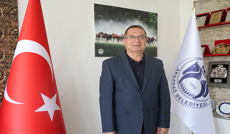Akçadağ Belediye Başkanı Ali Kazgan 29 Ekim Cumhuriyet Bayramı Kutlama Msj Yayımladı.