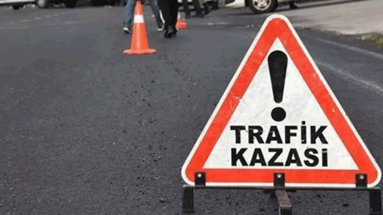 Alper Tunga Caddesi Altın Kayısı Bulvarı Üzeri Trafik Kazası