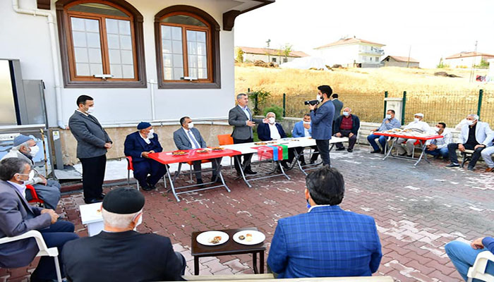 Başkan Çınar, Kaynarca Mahallesinde, Vatandaşların Taleplerini Dinledi