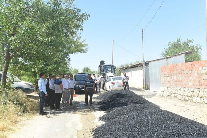 BAŞKAN ÇINAR, YAKA MAHALLESİNDEKİ YOL BAKIM VE ONARIM ÇALIŞMALARINI İNCELEDİ