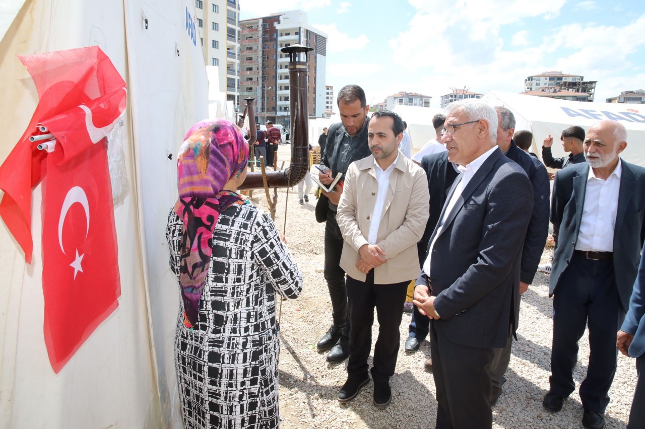 Başkan Güder’den Depremzede Vatandaşlara Bayram Ziyareti