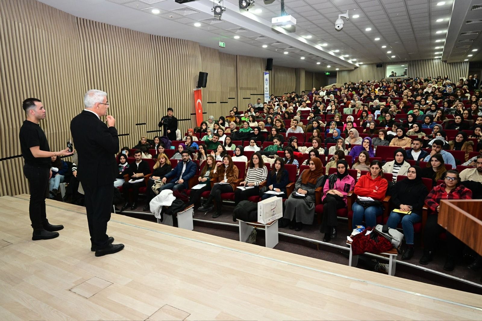 Başkan Güder KPSS Tekrar Kampının Son Dersine Katıldı