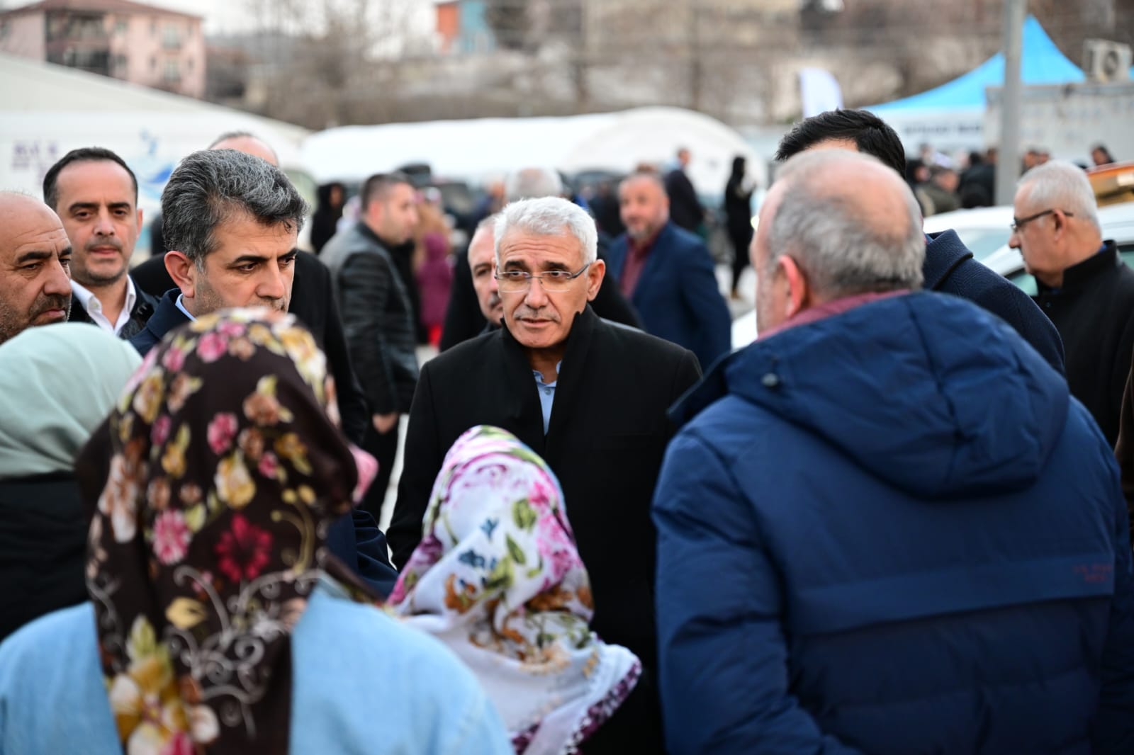 Başkan Güder ve Bağcılar Belediye Başkanı Özdemir, Asrın Felaketinin Yıldönümünde Konteyner Kentte Vatandaşlarla Bir Araya Geldi