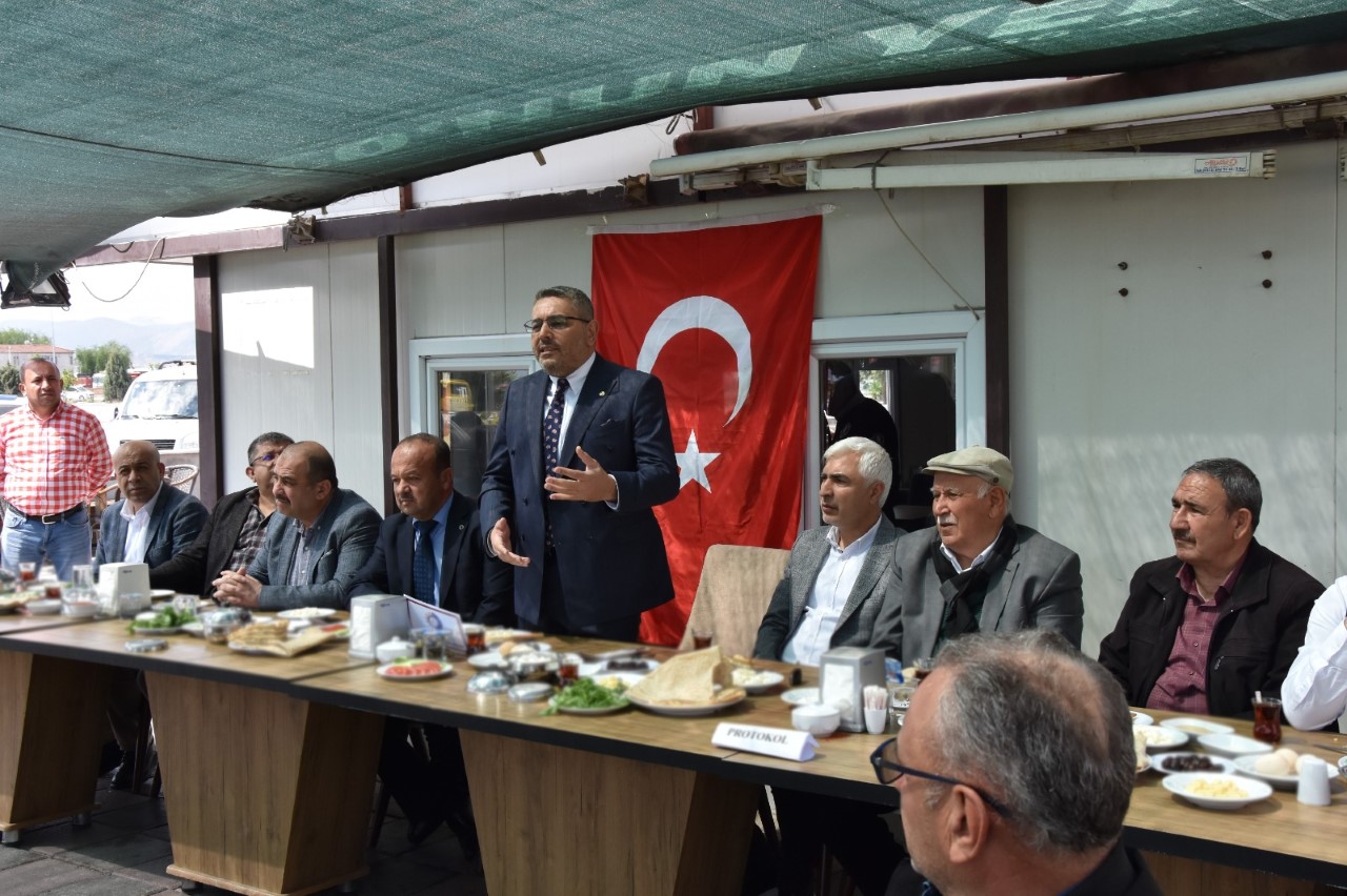 Başkan Sadıkoğlu, Yeşiltepe Galericiler Sitesi Esnafıyla Bir Araya Geldi