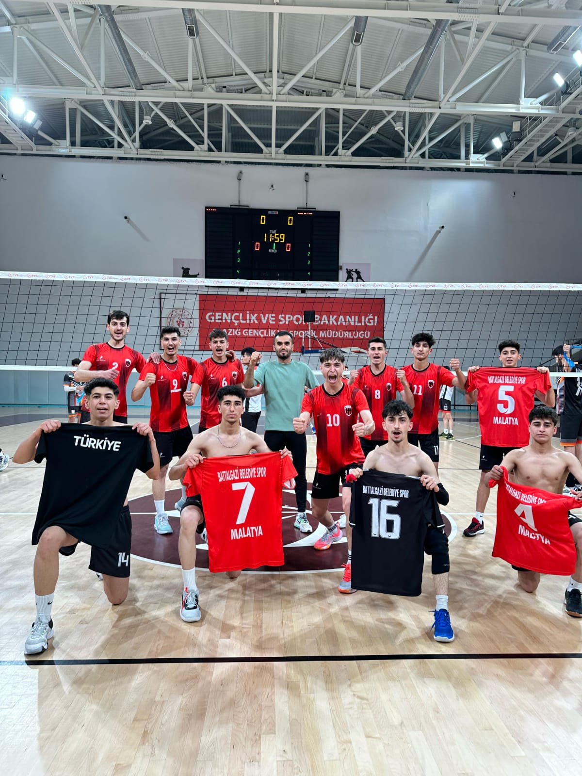 BATTALGAZİ BELEDİYESİ’NİN SPORA YATIRIMLARI MEYVESİNİ VERİYOR